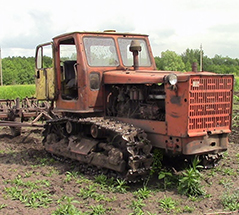 гусеничный трактор